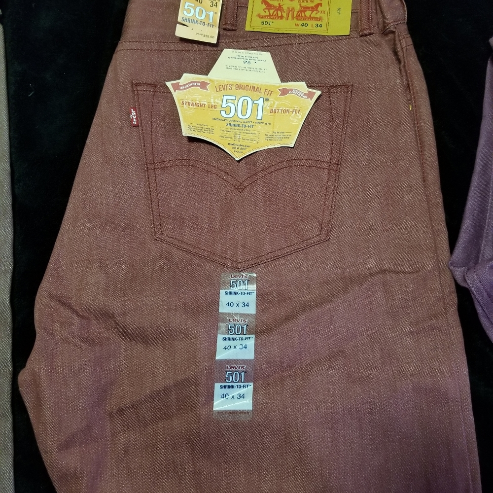 Levi's - Picture 2 of 5